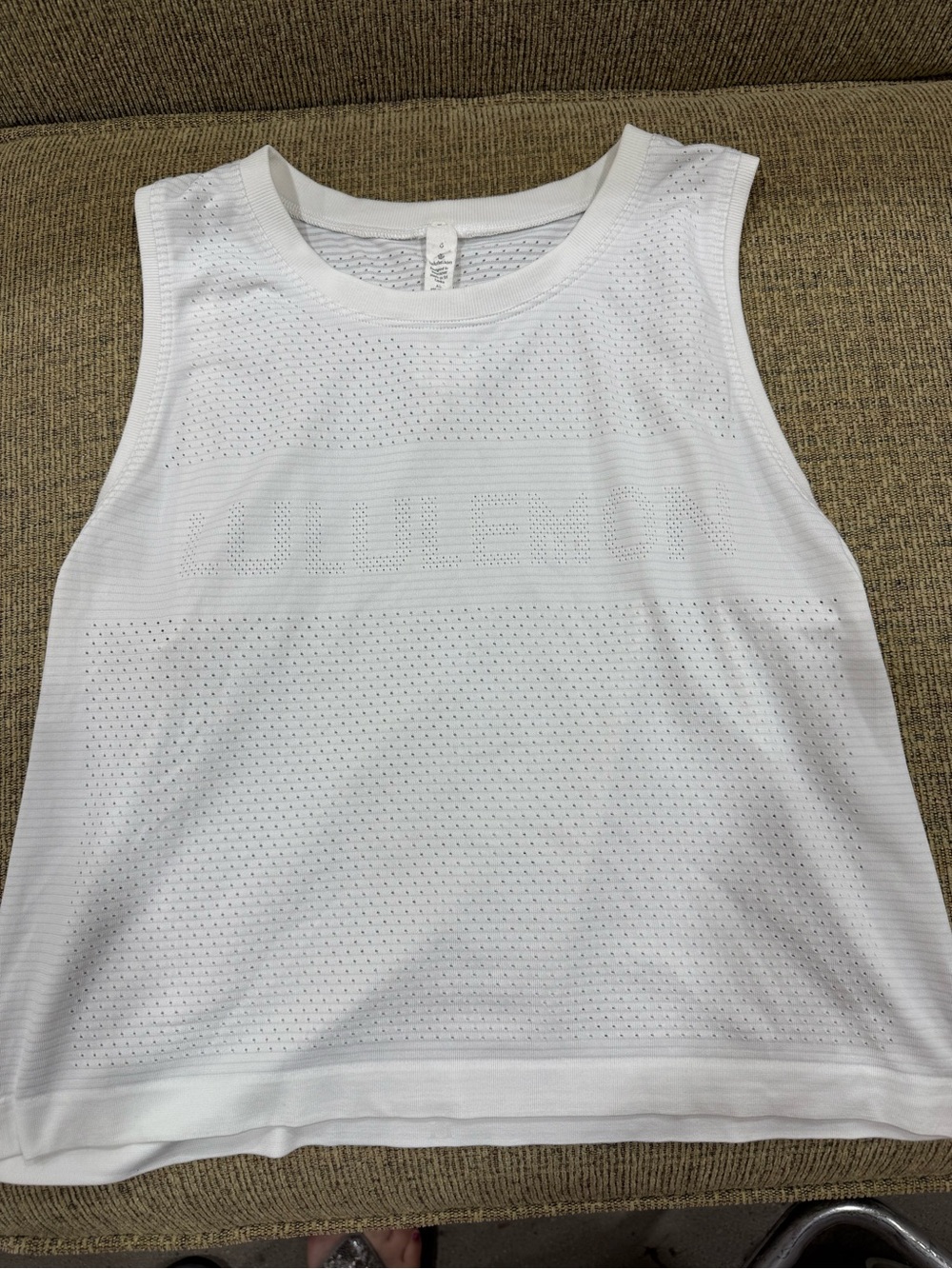 Lululemon Breeze By Muscle Tank Top Womens Sz 6 White Mesh Logo Cropped Crewneck